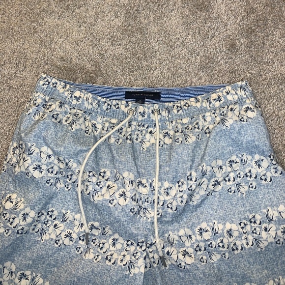 Tommy Hilfiger Blue & White Tropical Swimtrunks size M - Picture 4 of 10